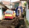 Pengerukan lumpur lingkungan RT. 13, 29 Juli 2018
